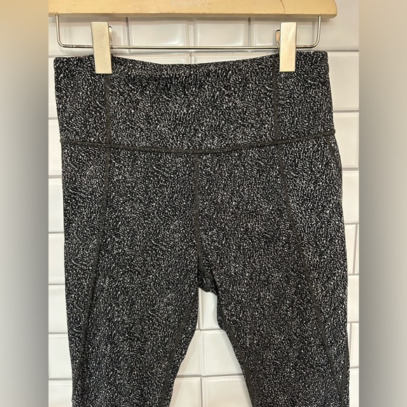 Athleta leggings Full leg/ with pockets Size M - Picture 2 of 7